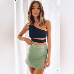 NWT Beginning‎ Boutique Mambo Crop Top in Black
